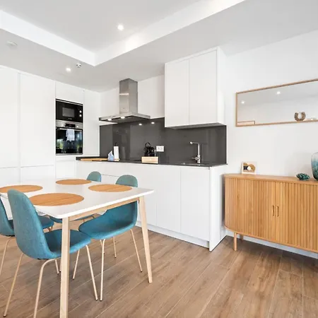 Elegant 4-pax In Casares Apartmán