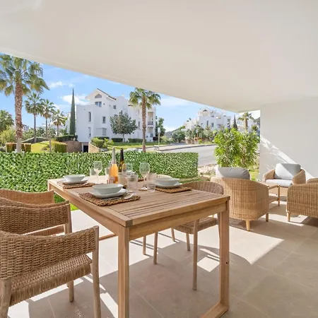 Elegant 4-pax In Casares Apartamento