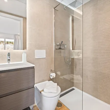Elegant 4-pax In Casares Estepona